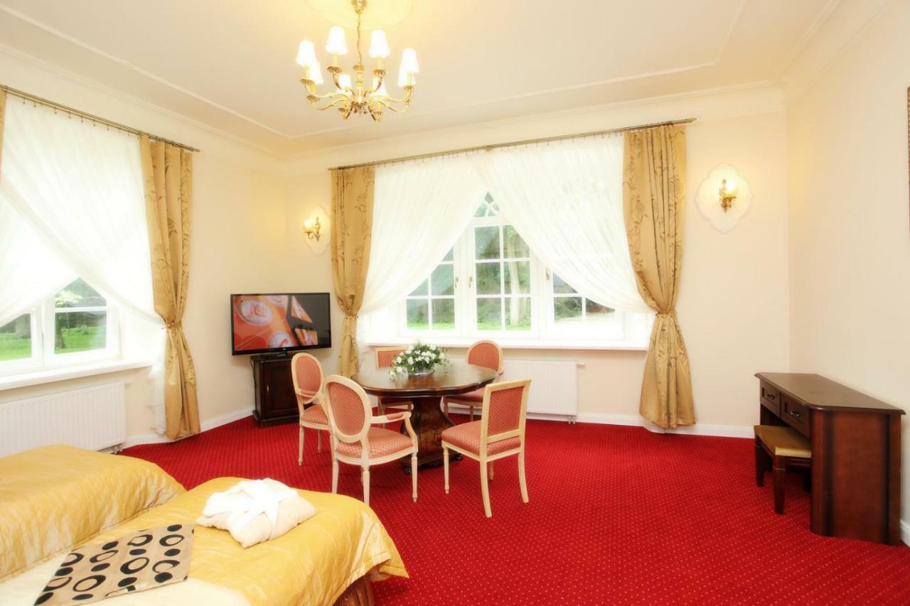 Hotel Dwor Sójki Exteriér fotografie